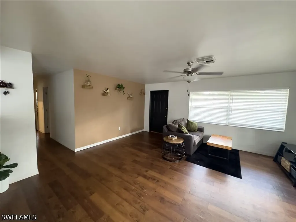 651 Pine Cone Lane Naples FL 34104