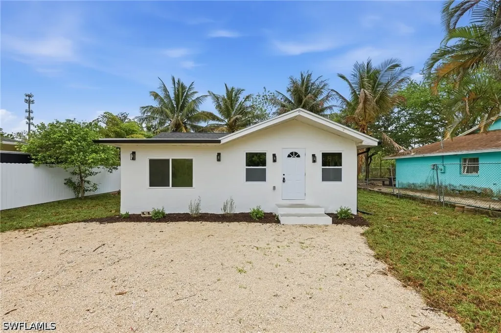 5344 Texas Avenue Naples FL 34113