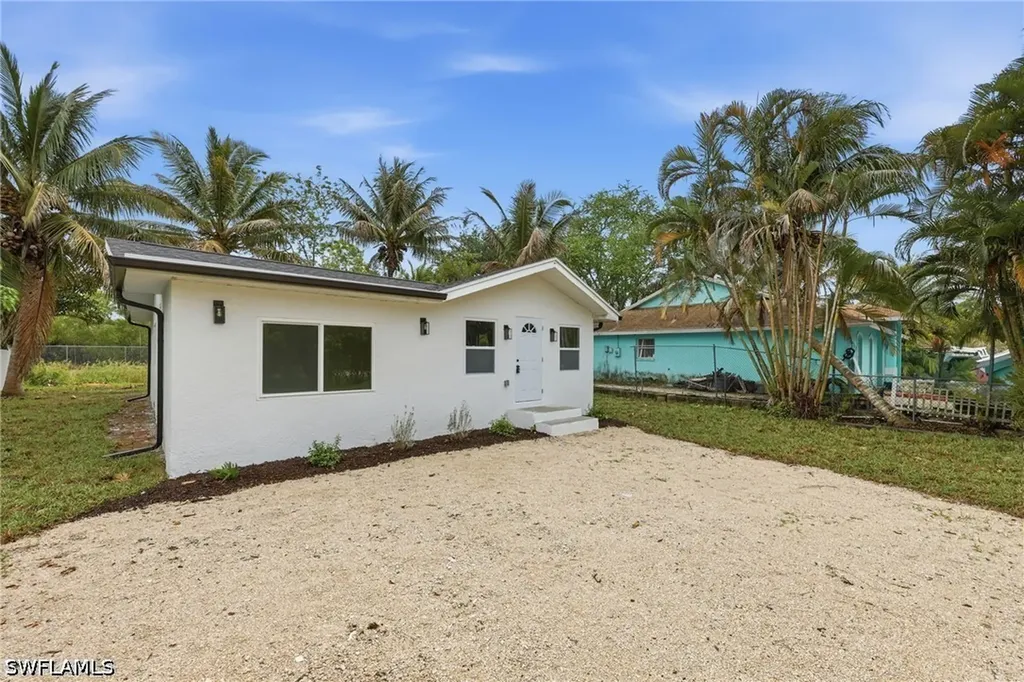 5344 Texas Avenue Naples FL 34113