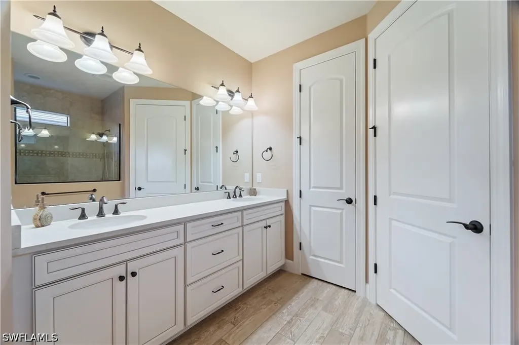 9418 Greyhawk Trail Naples FL 34120