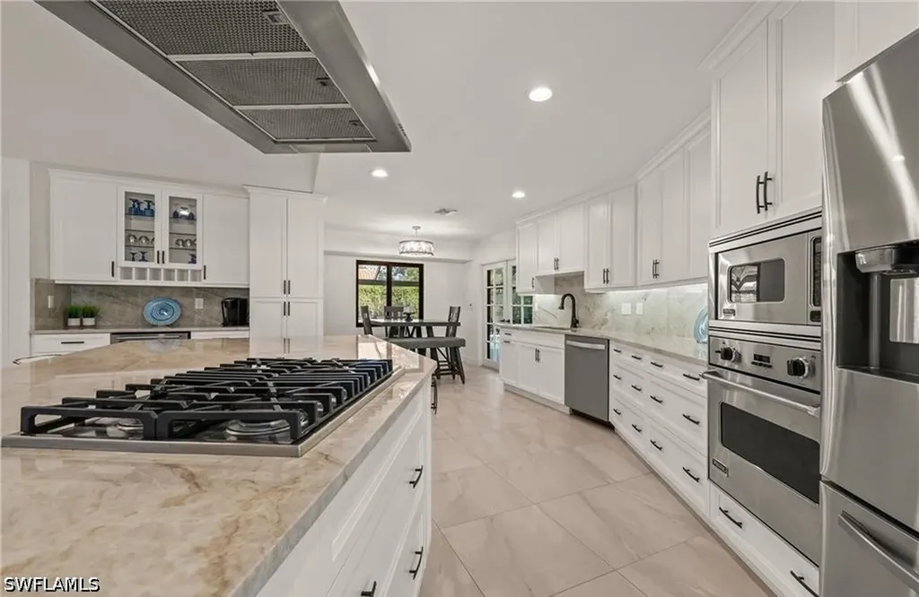 2307 Queens Way Naples FL 34112