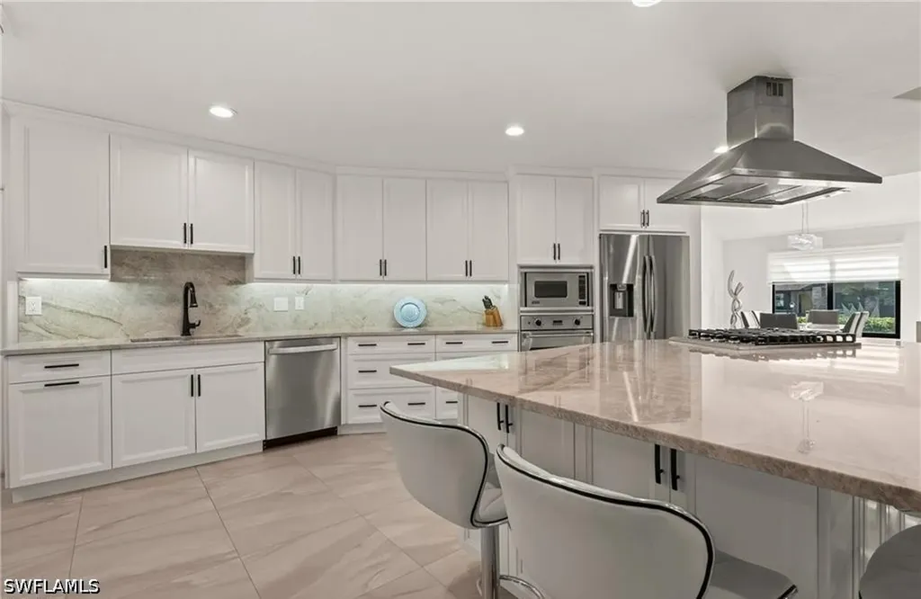2307 Queens Way Naples FL 34112