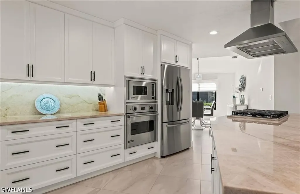 2307 Queens Way Naples FL 34112