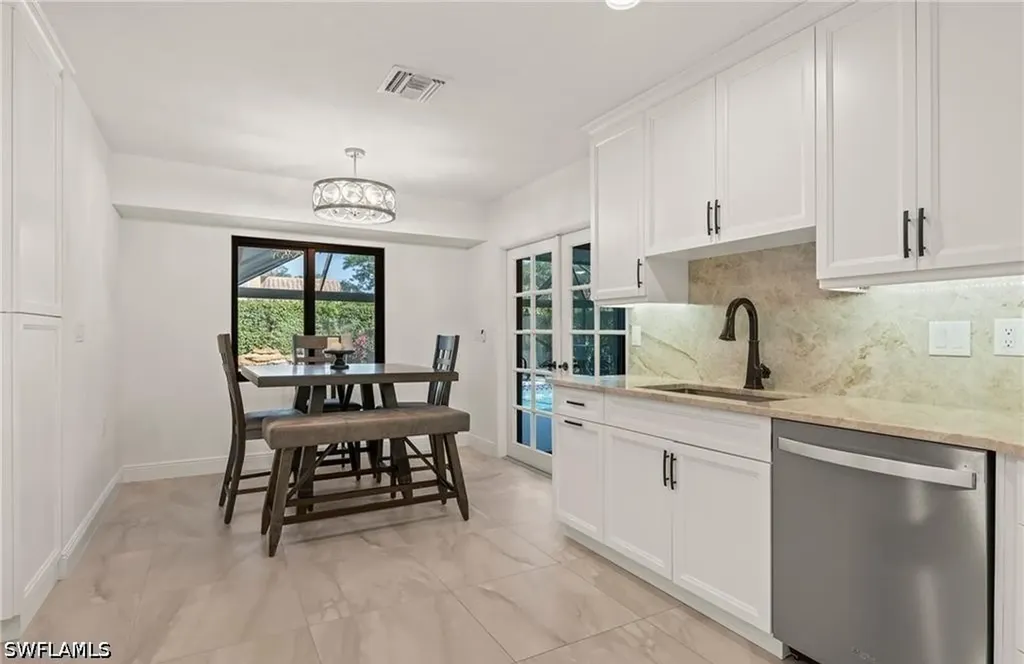 2307 Queens Way Naples FL 34112