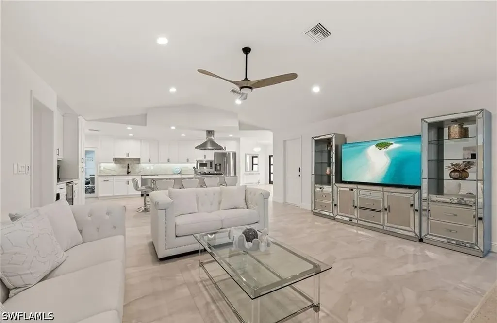 2307 Queens Way Naples FL 34112