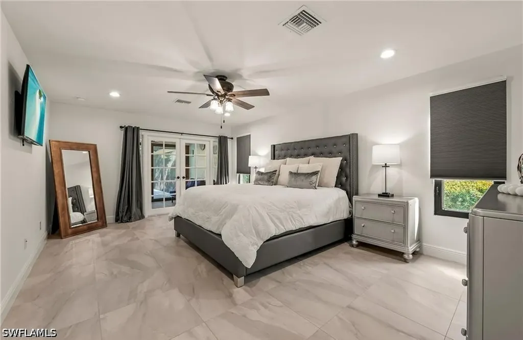 2307 Queens Way Naples FL 34112
