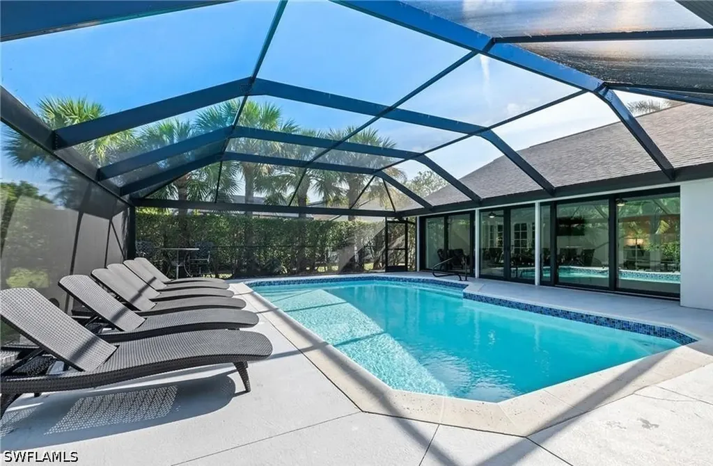 2307 Queens Way Naples FL 34112