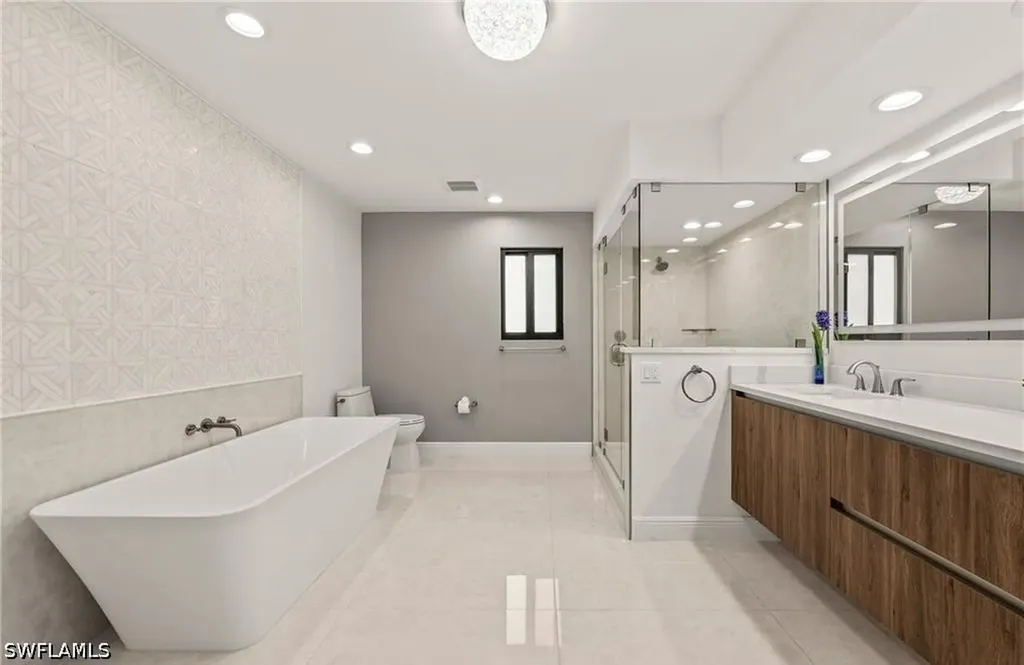 2307 Queens Way Naples FL 34112