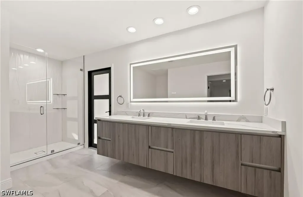 2307 Queens Way Naples FL 34112