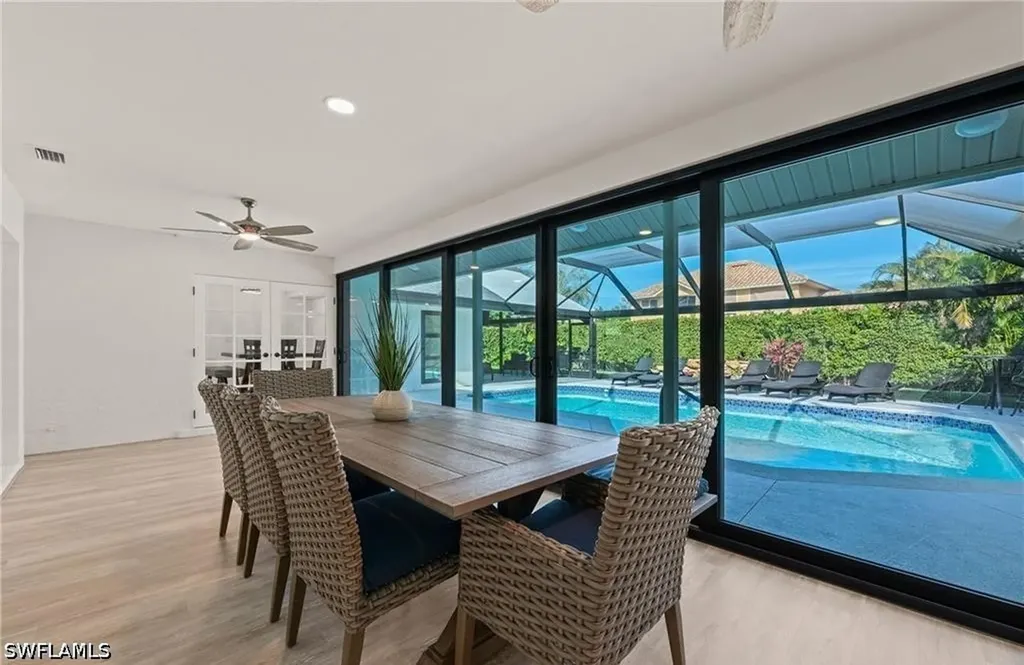 2307 Queens Way Naples FL 34112