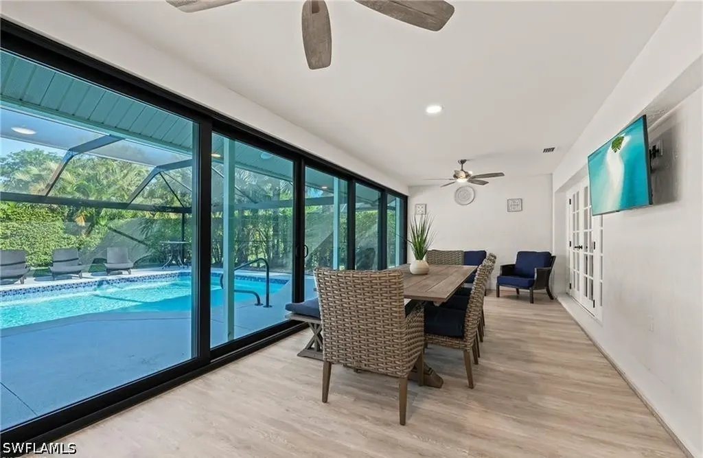 2307 Queens Way Naples FL 34112
