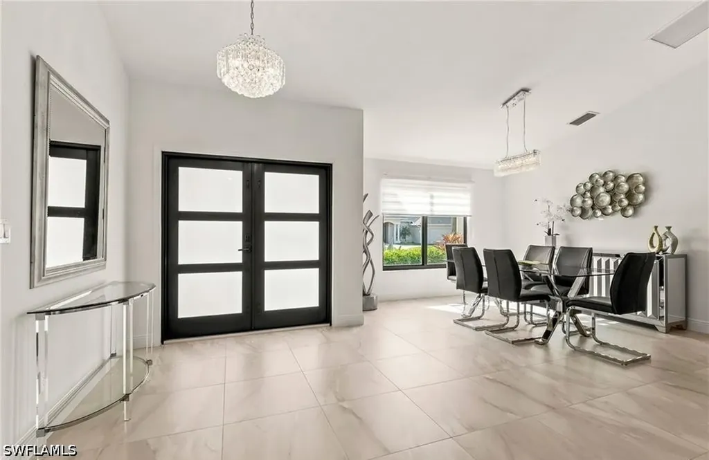 2307 Queens Way Naples FL 34112