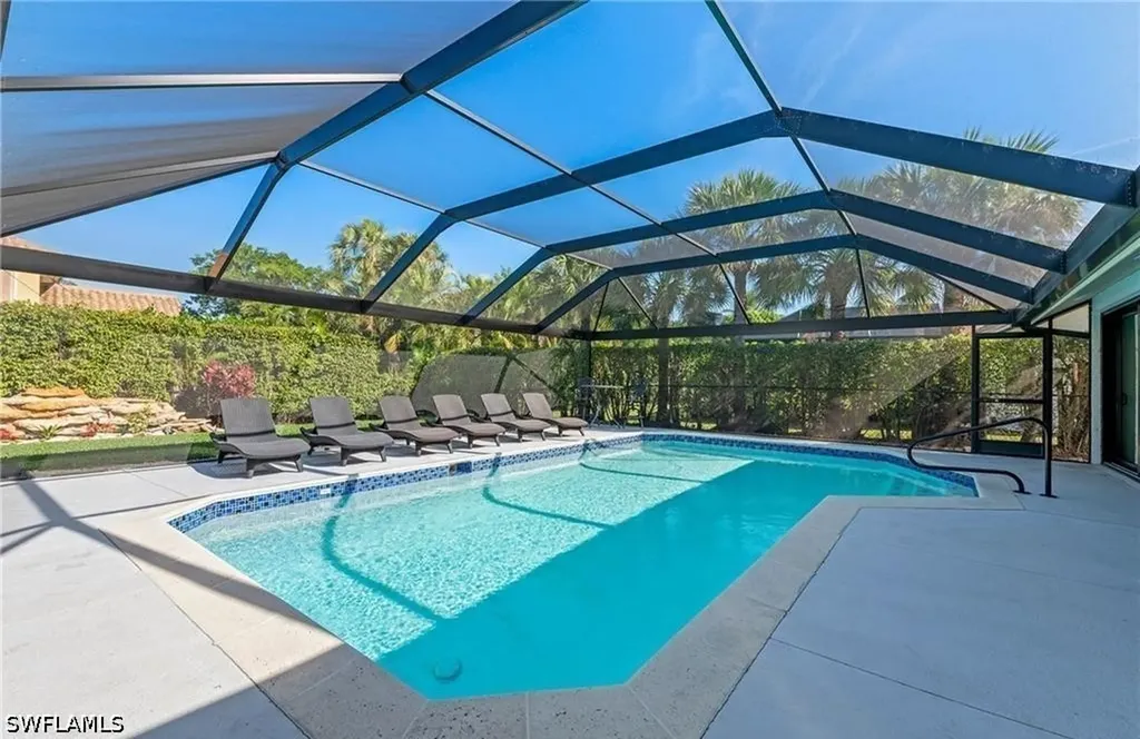 2307 Queens Way Naples FL 34112