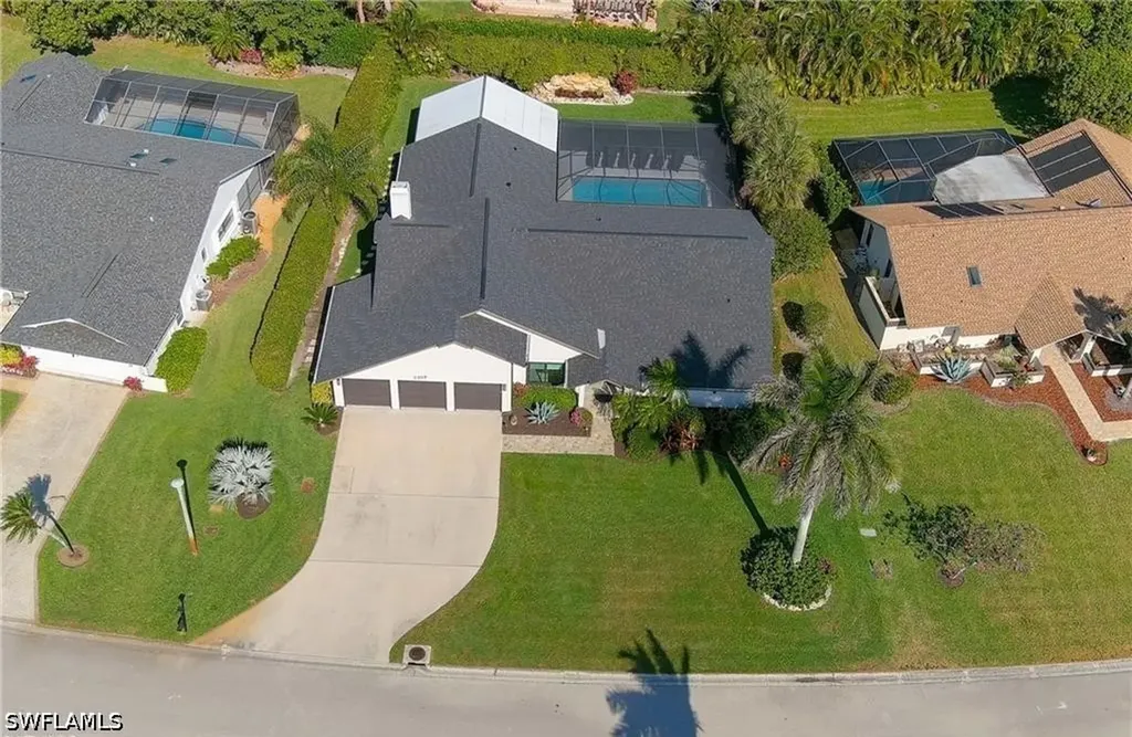 2307 Queens Way Naples FL 34112