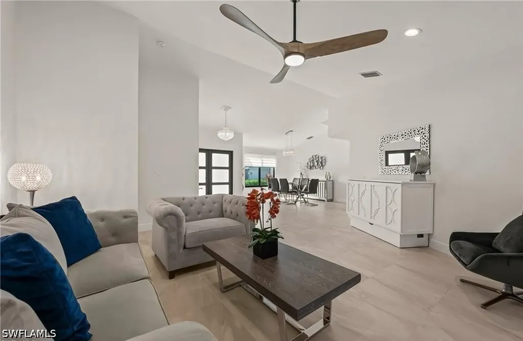 2307 Queens Way Naples FL 34112