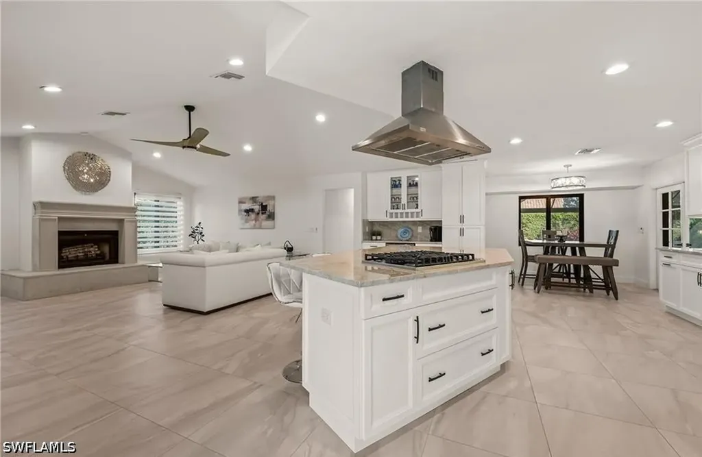 2307 Queens Way Naples FL 34112