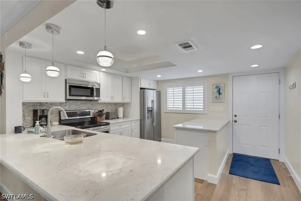134 Cypress Way E Naples FL 34110