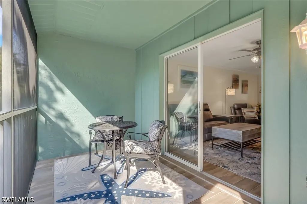 134 Cypress Way E Naples FL 34110