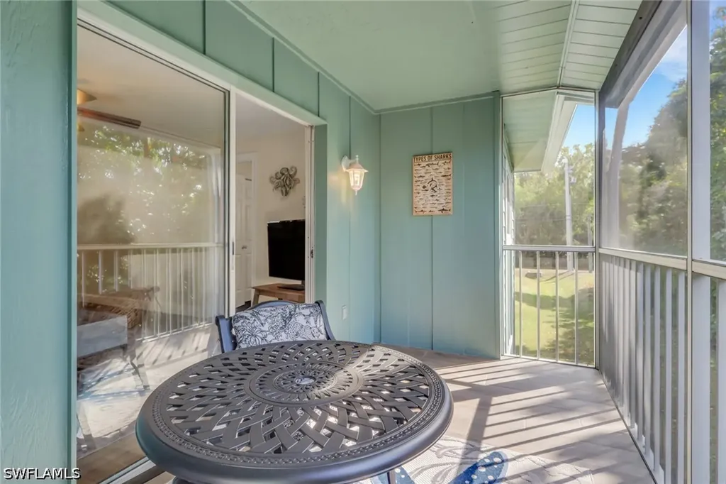 134 Cypress Way E Naples FL 34110