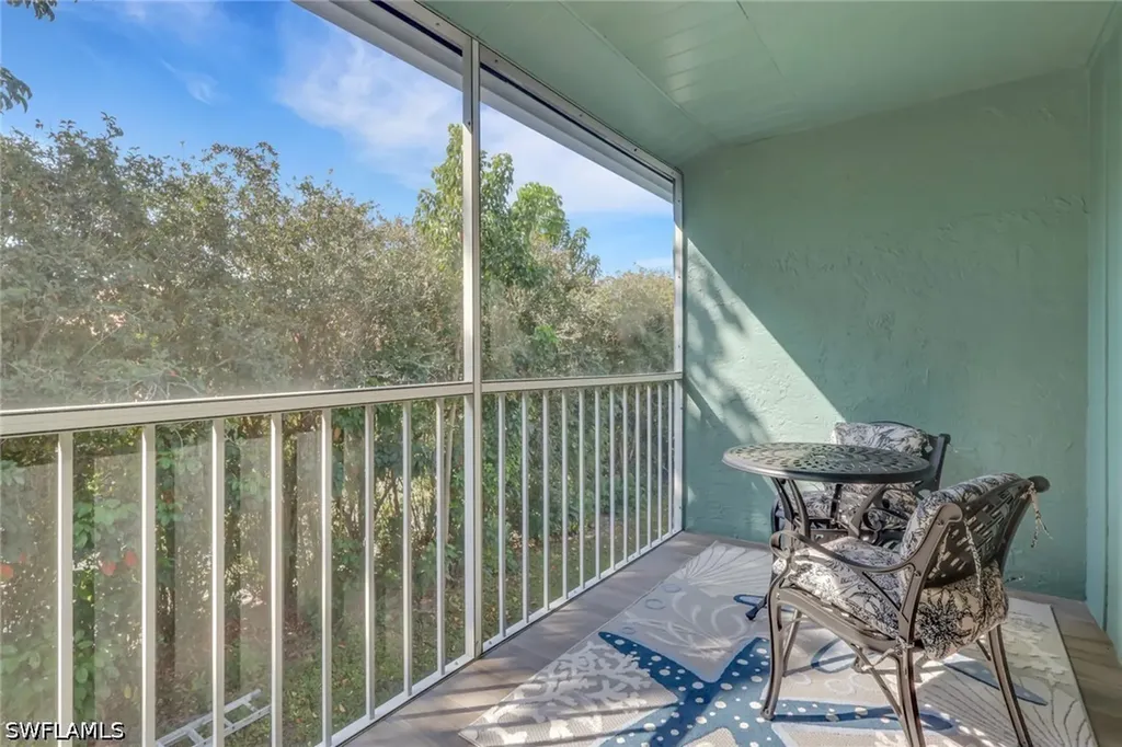 134 Cypress Way E Naples FL 34110