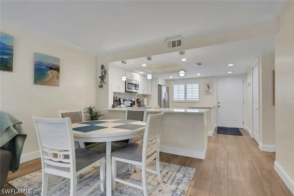 134 Cypress Way E Naples FL 34110