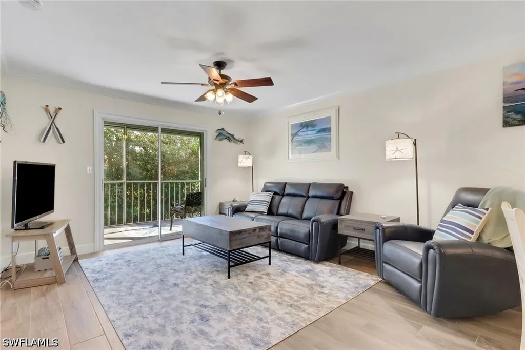 134 Cypress Way E Naples FL 34110