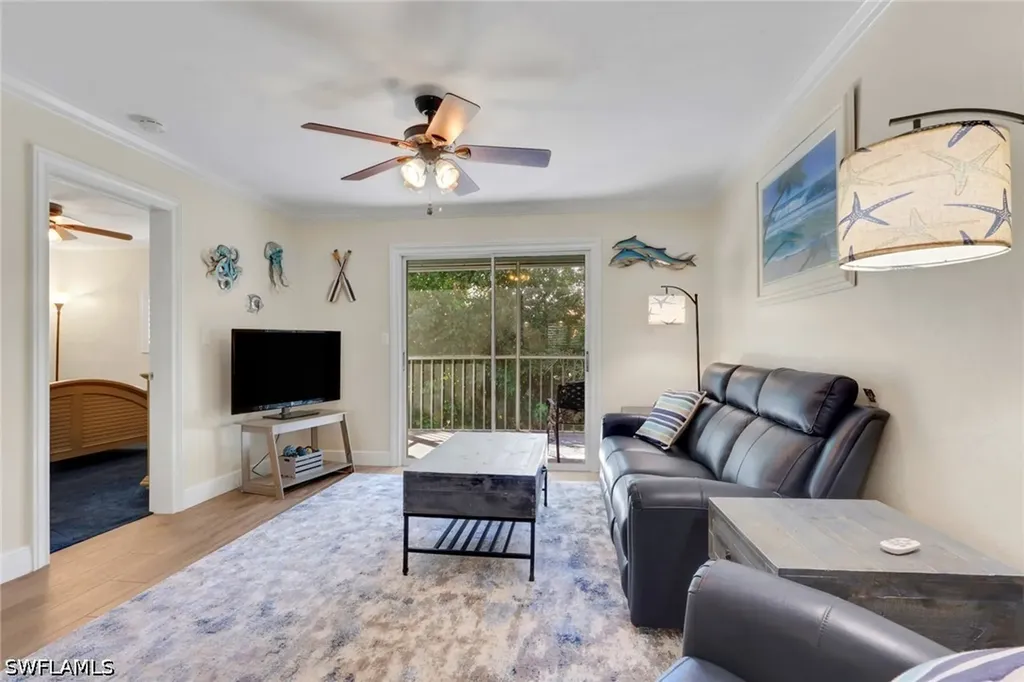 134 Cypress Way E Naples FL 34110