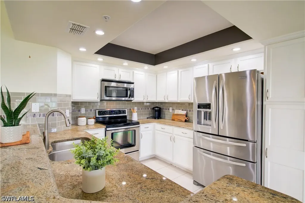 28044 Cavendish Court Bonita Springs FL 34135