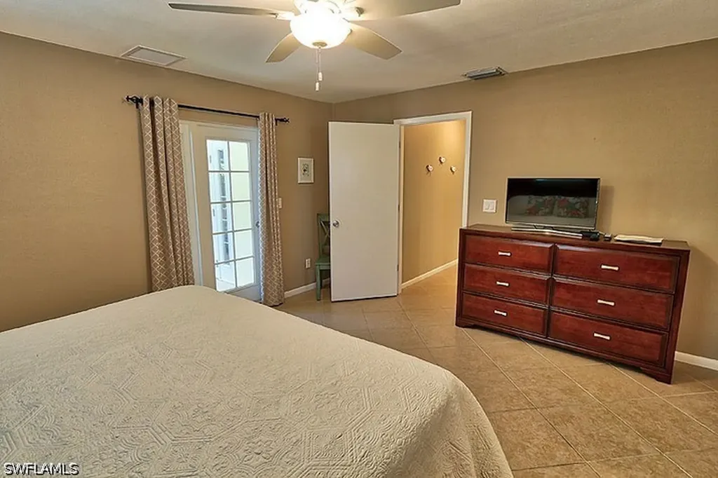 793 97th Avenue N Naples FL 34108