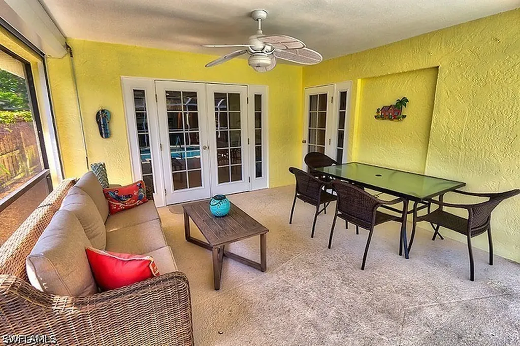 793 97th Avenue N Naples FL 34108
