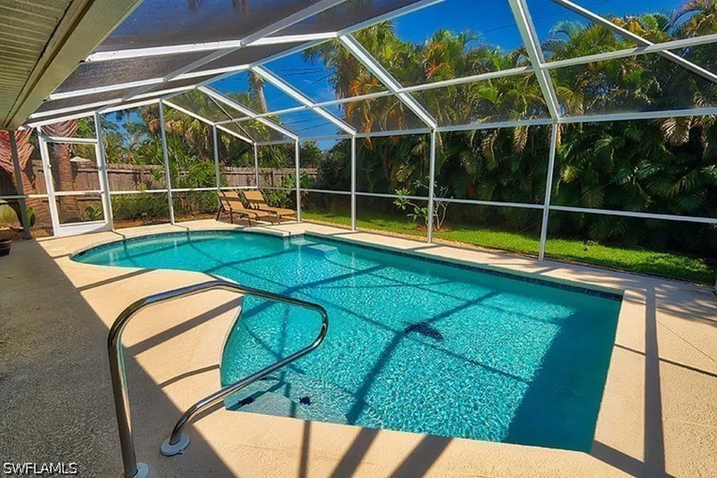 793 97th Avenue N Naples FL 34108