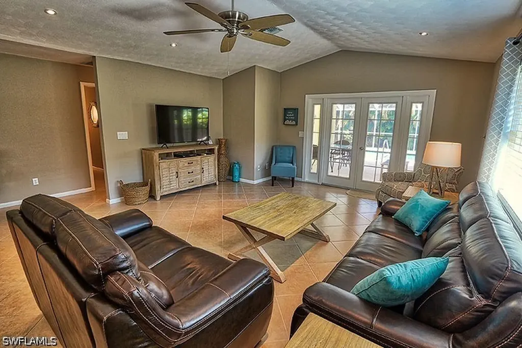 793 97th Avenue N Naples FL 34108