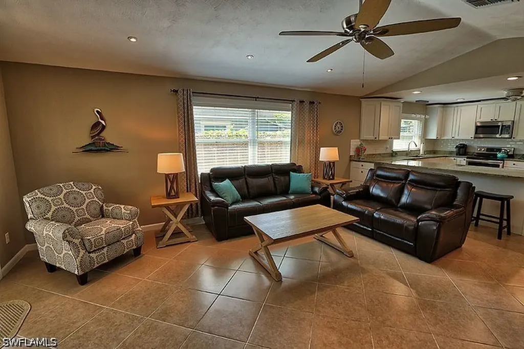 793 97th Avenue N Naples FL 34108
