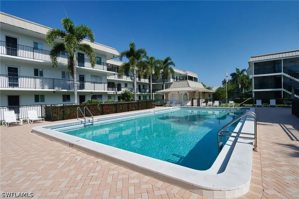 766 Central Avenue Naples FL 34102
