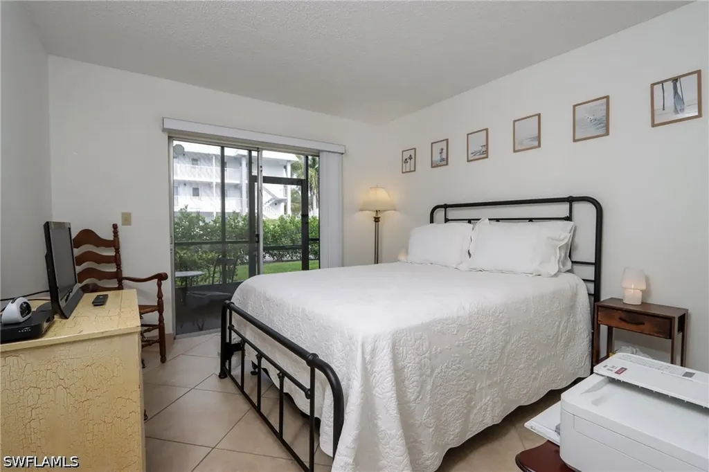 766 Central Avenue Naples FL 34102