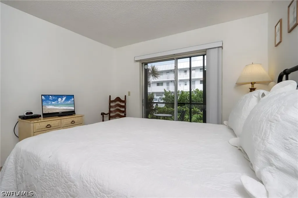 766 Central Avenue Naples FL 34102