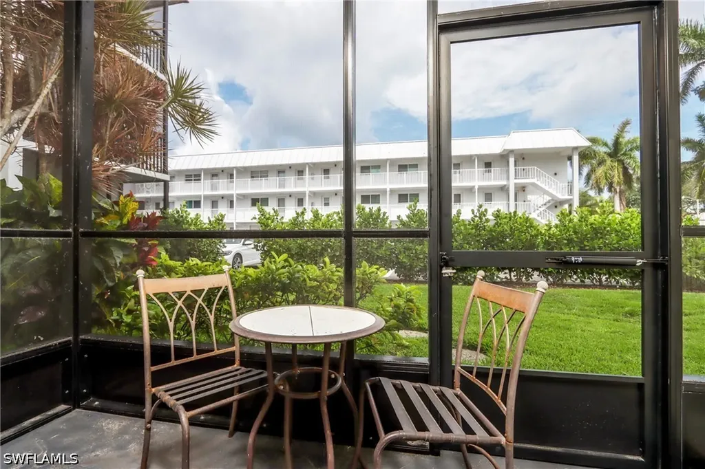 766 Central Avenue Naples FL 34102