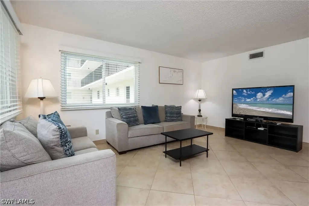 766 Central Avenue Naples FL 34102