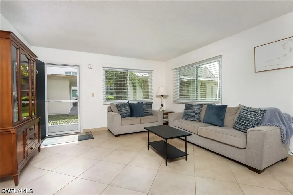 766 Central Avenue Naples FL 34102