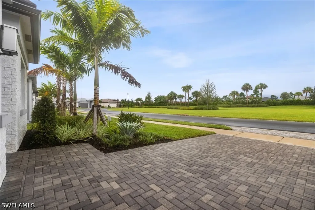 12448 Violet Lane Naples FL 34120