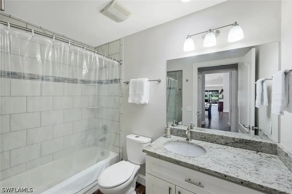 3604 El Verdado Court Naples FL 34109