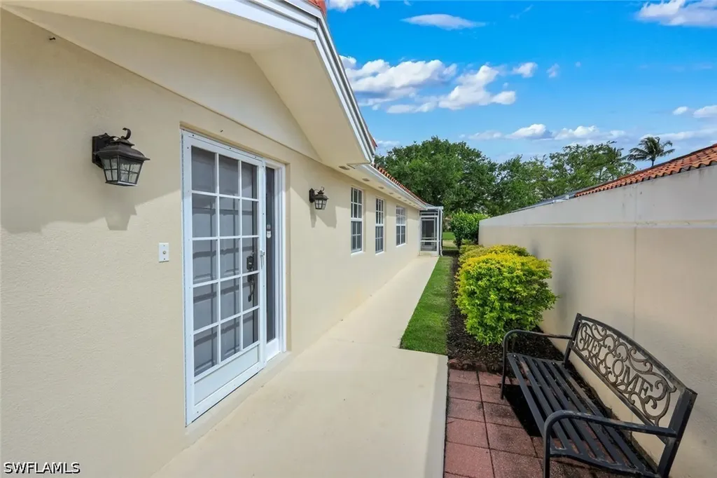 3604 El Verdado Court Naples FL 34109