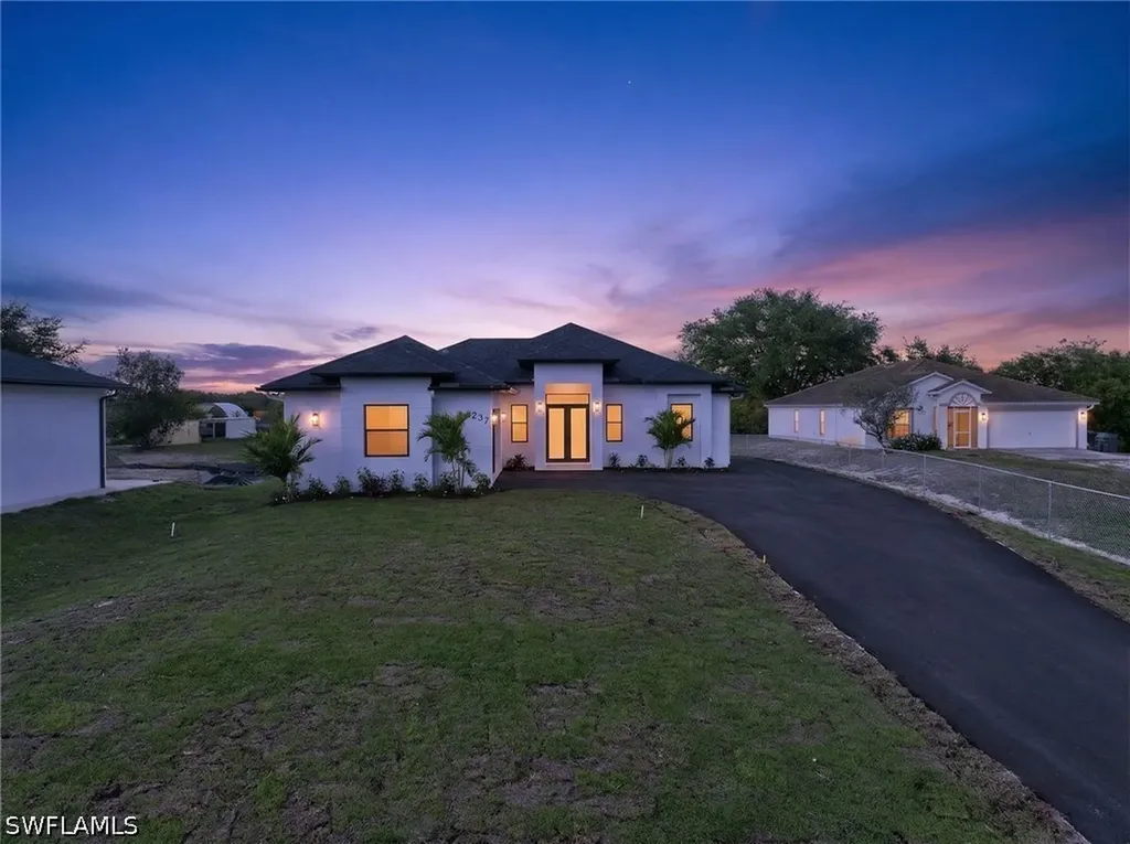 4237 22nd Avenue NE Naples FL 34120