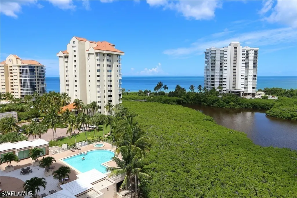 60 Seagate Drive Naples FL 34103