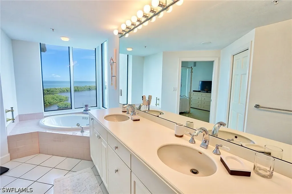 60 Seagate Drive Naples FL 34103