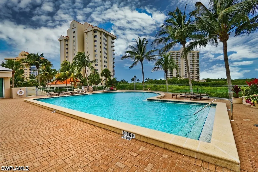 60 Seagate Drive Naples FL 34103