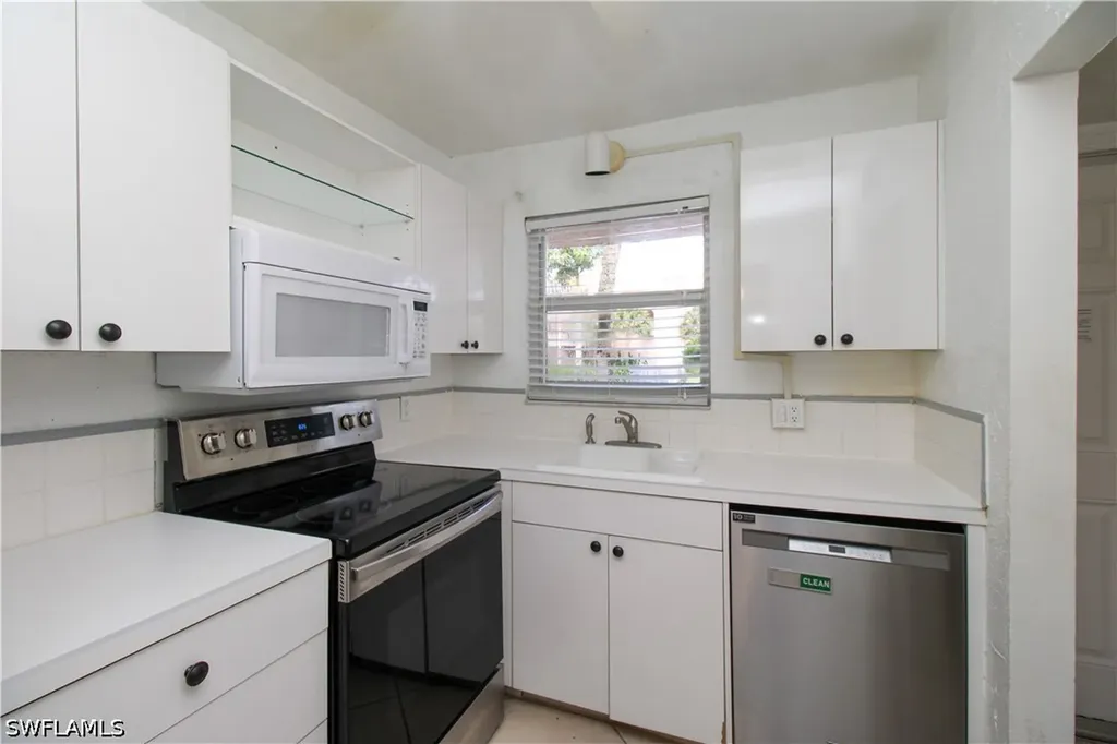 175 Turtle Lake Court Naples FL 34105