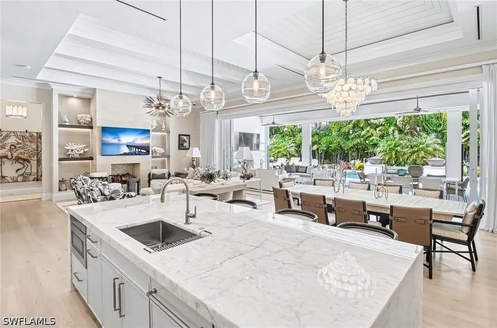 3003 Crayton Road Naples FL 34103