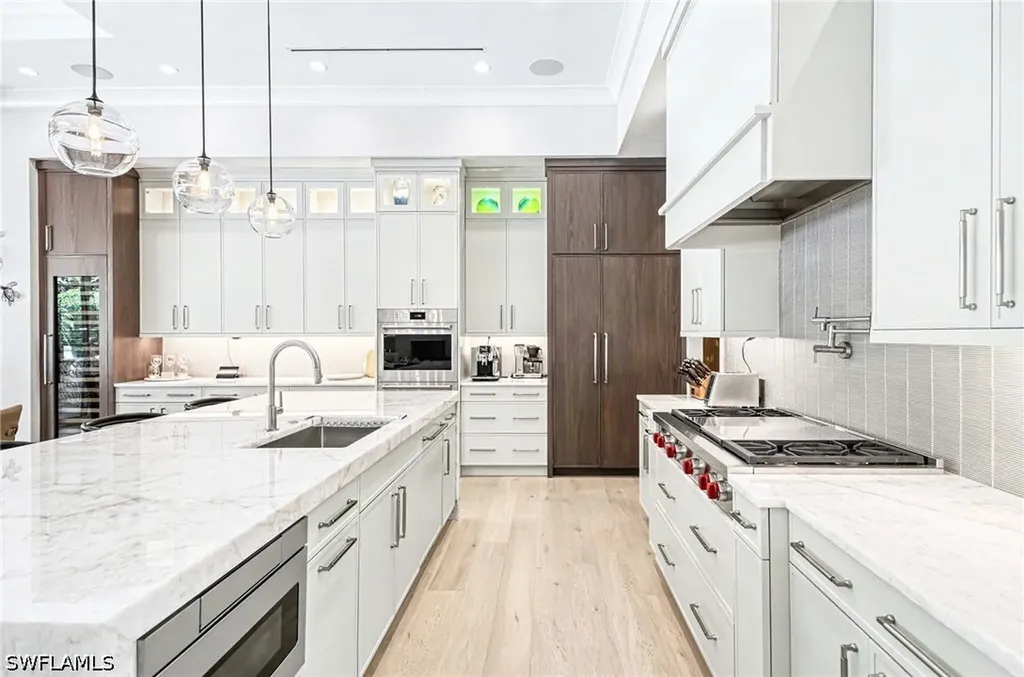 3003 Crayton Road Naples FL 34103