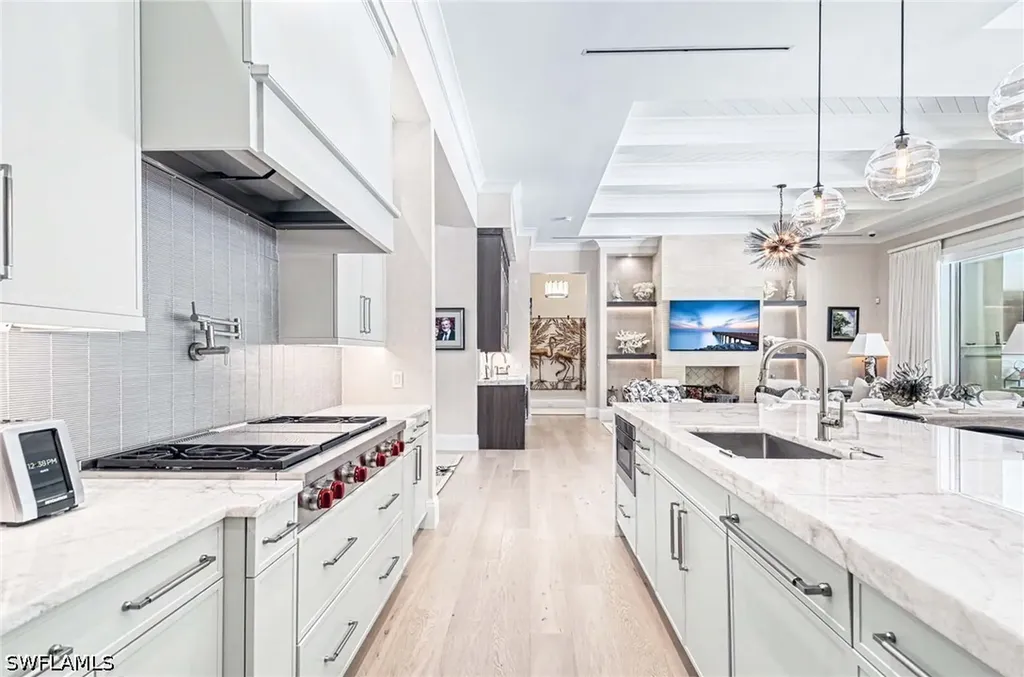 3003 Crayton Road Naples FL 34103